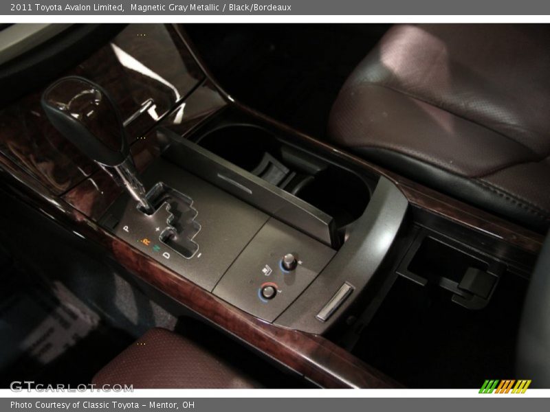 Magnetic Gray Metallic / Black/Bordeaux 2011 Toyota Avalon Limited