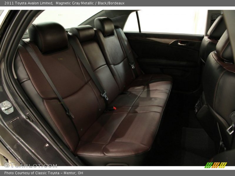 Magnetic Gray Metallic / Black/Bordeaux 2011 Toyota Avalon Limited