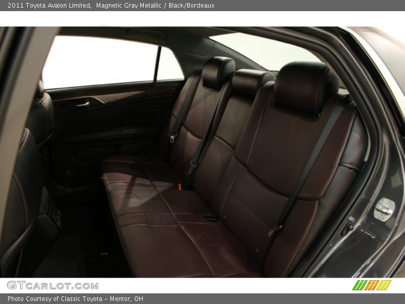Magnetic Gray Metallic / Black/Bordeaux 2011 Toyota Avalon Limited
