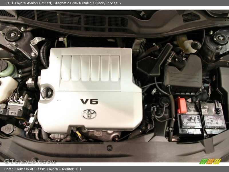 Magnetic Gray Metallic / Black/Bordeaux 2011 Toyota Avalon Limited