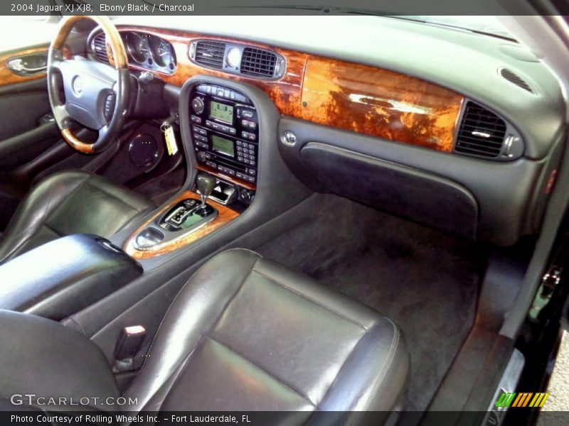 Dashboard of 2004 XJ XJ8