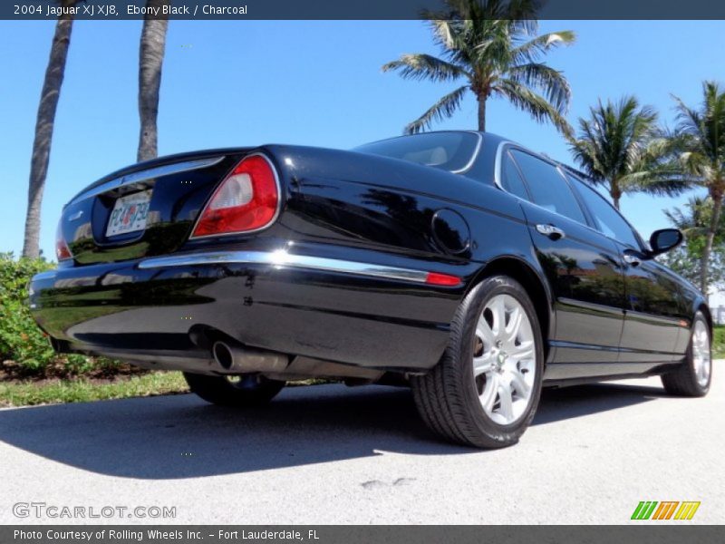 Ebony Black / Charcoal 2004 Jaguar XJ XJ8