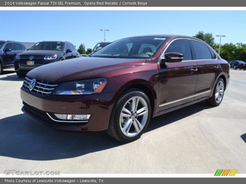 Front 3/4 View of 2014 Passat TDI SEL Premium