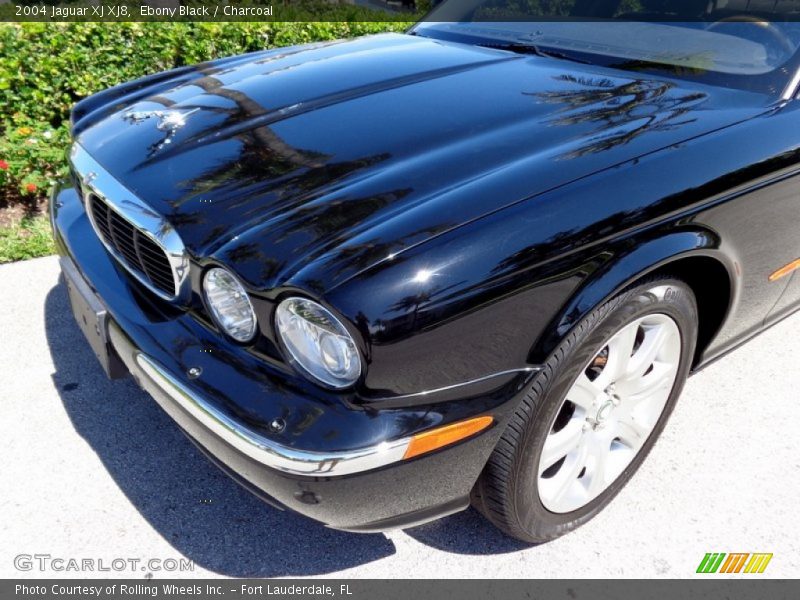 Ebony Black / Charcoal 2004 Jaguar XJ XJ8