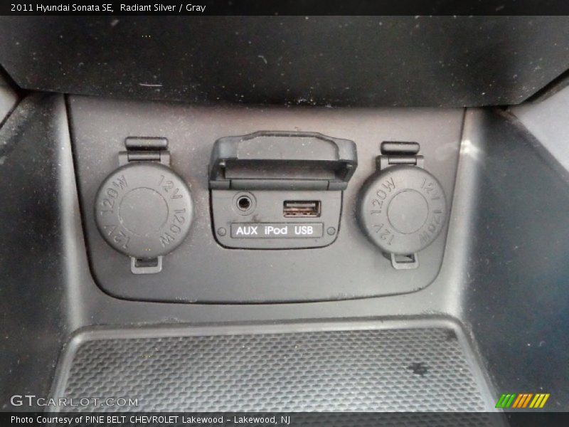Radiant Silver / Gray 2011 Hyundai Sonata SE