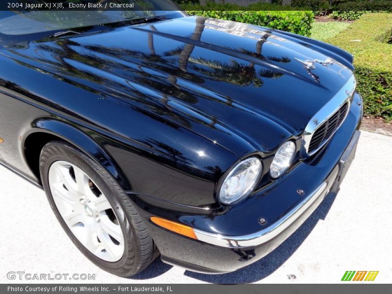 Ebony Black / Charcoal 2004 Jaguar XJ XJ8