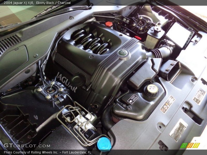  2004 XJ XJ8 Engine - 4.2 Liter DOHC 32-Valve V8