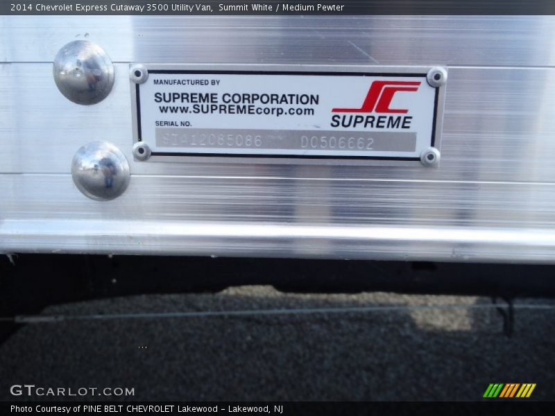 Summit White / Medium Pewter 2014 Chevrolet Express Cutaway 3500 Utility Van