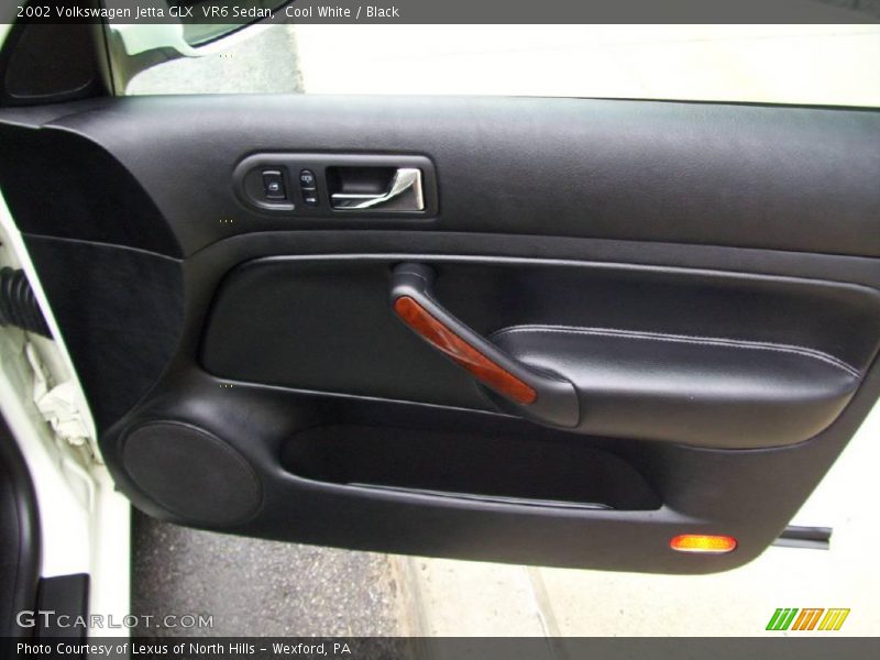Cool White / Black 2002 Volkswagen Jetta GLX  VR6 Sedan