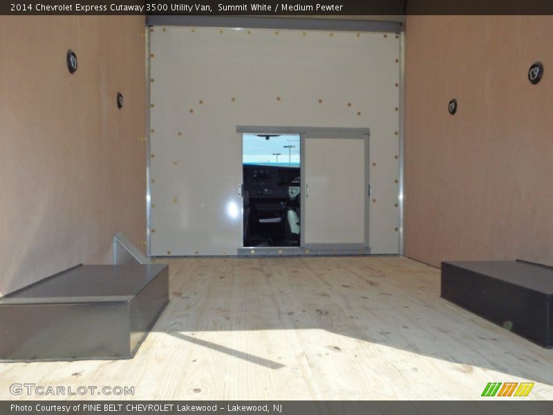 Summit White / Medium Pewter 2014 Chevrolet Express Cutaway 3500 Utility Van