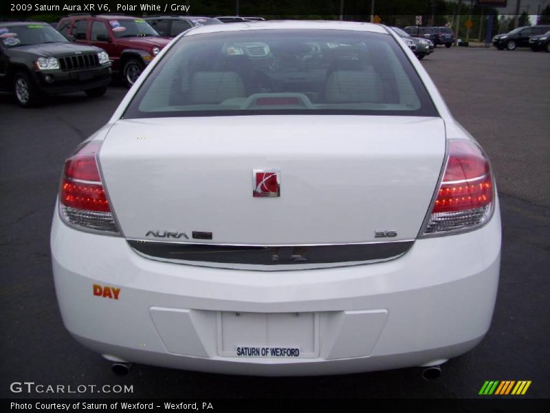 Polar White / Gray 2009 Saturn Aura XR V6