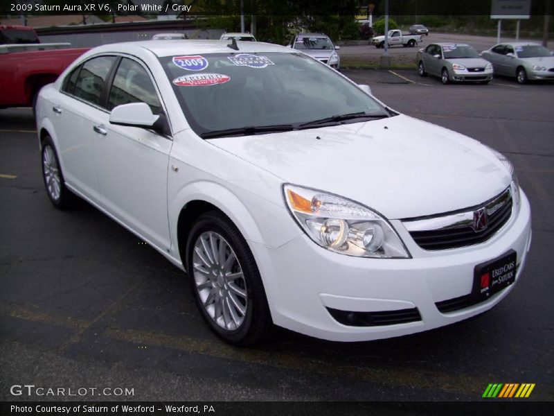 Polar White / Gray 2009 Saturn Aura XR V6