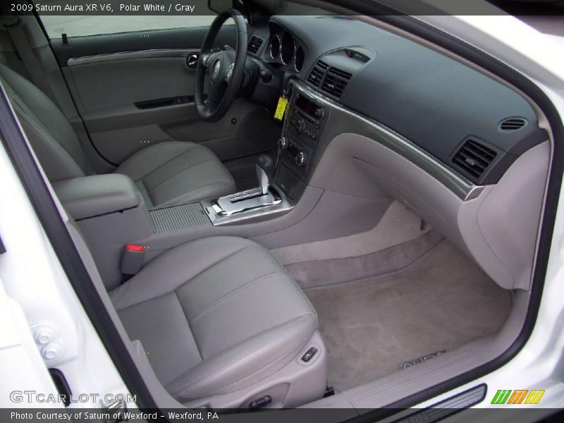 Polar White / Gray 2009 Saturn Aura XR V6