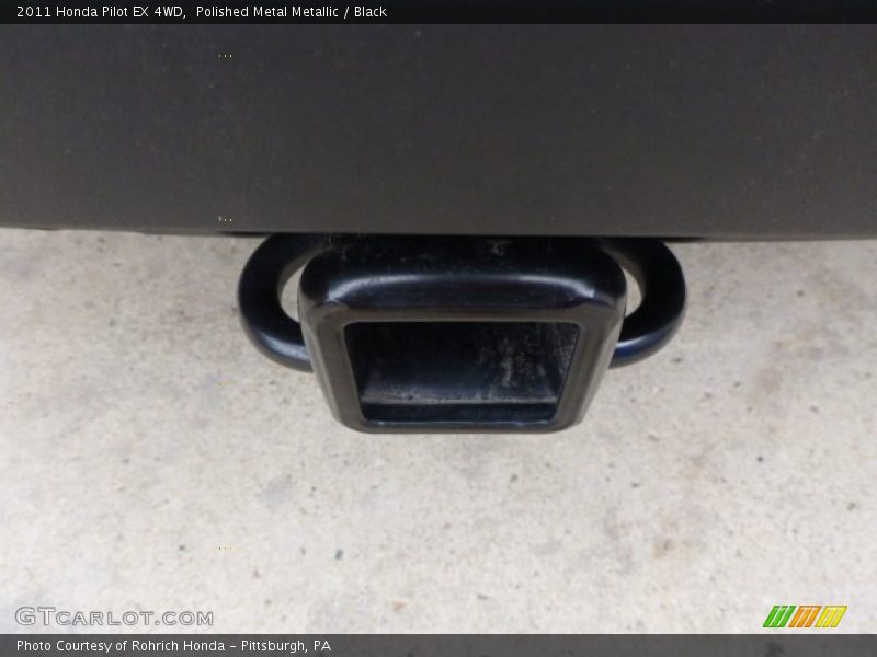 Polished Metal Metallic / Black 2011 Honda Pilot EX 4WD