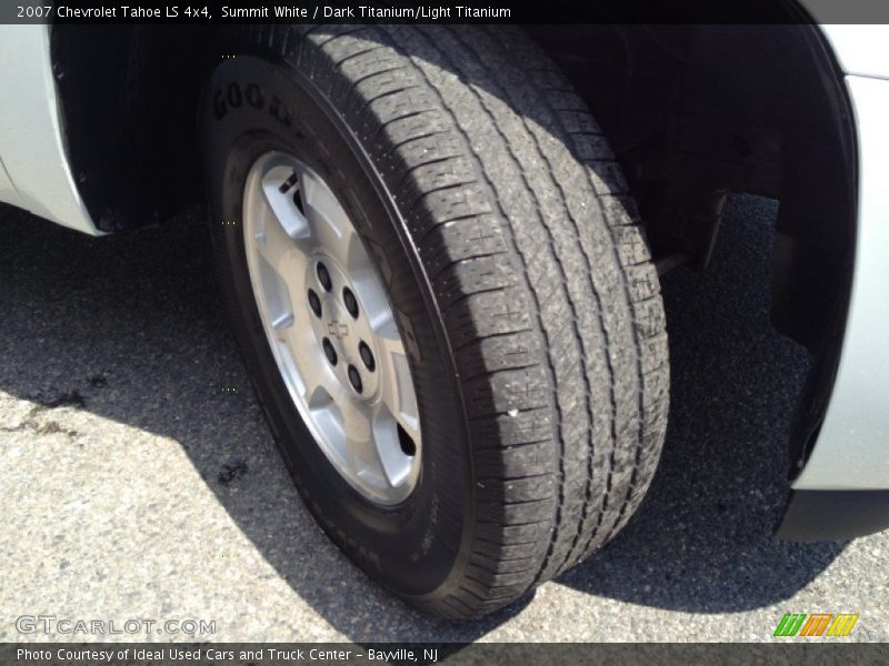 Summit White / Dark Titanium/Light Titanium 2007 Chevrolet Tahoe LS 4x4