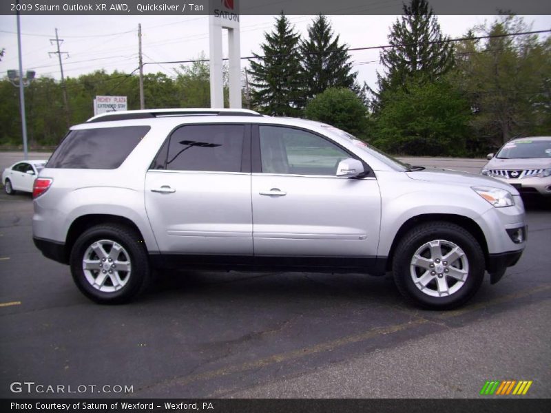 Quicksilver / Tan 2009 Saturn Outlook XR AWD
