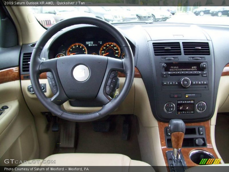 Quicksilver / Tan 2009 Saturn Outlook XR AWD