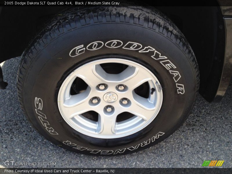 Black / Medium Slate Gray 2005 Dodge Dakota SLT Quad Cab 4x4