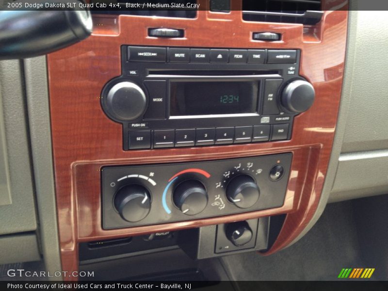 Black / Medium Slate Gray 2005 Dodge Dakota SLT Quad Cab 4x4