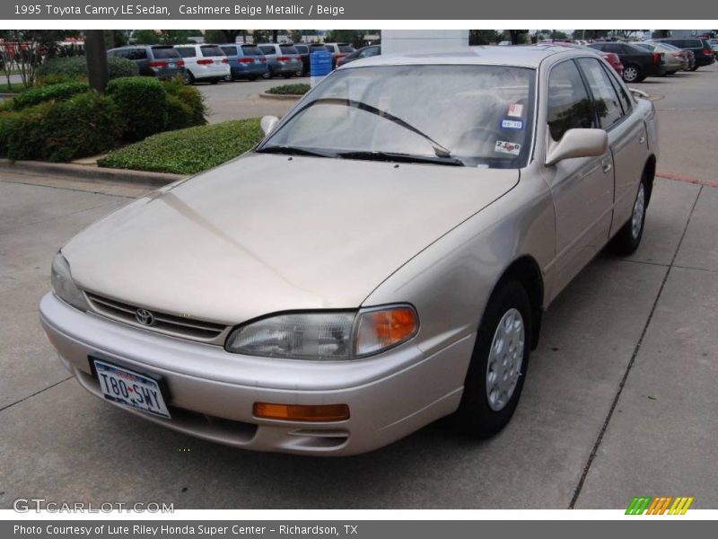 Cashmere Beige Metallic / Beige 1995 Toyota Camry LE Sedan