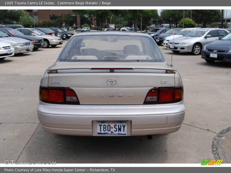 Cashmere Beige Metallic / Beige 1995 Toyota Camry LE Sedan