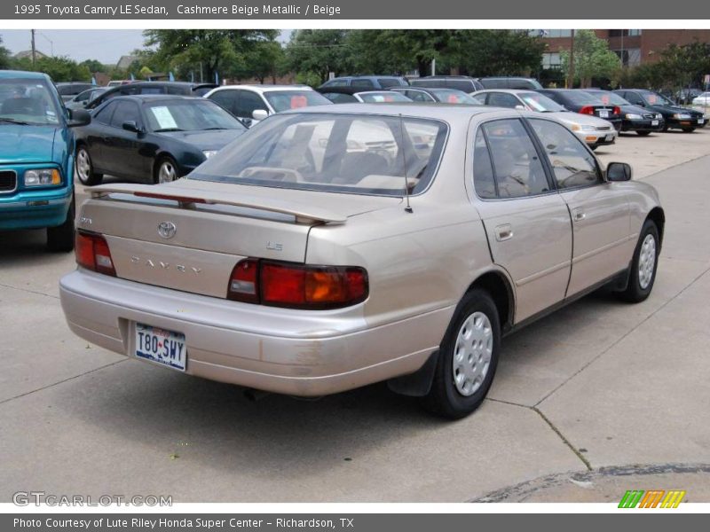 Cashmere Beige Metallic / Beige 1995 Toyota Camry LE Sedan