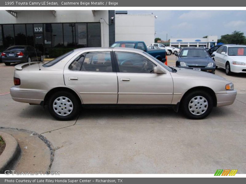 Cashmere Beige Metallic / Beige 1995 Toyota Camry LE Sedan
