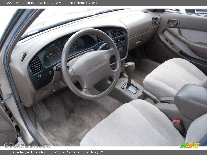 Cashmere Beige Metallic / Beige 1995 Toyota Camry LE Sedan