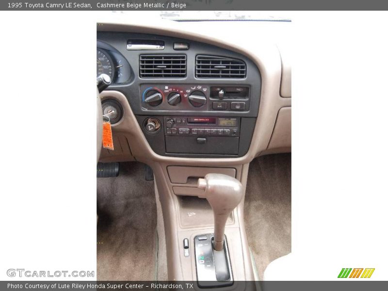 Cashmere Beige Metallic / Beige 1995 Toyota Camry LE Sedan