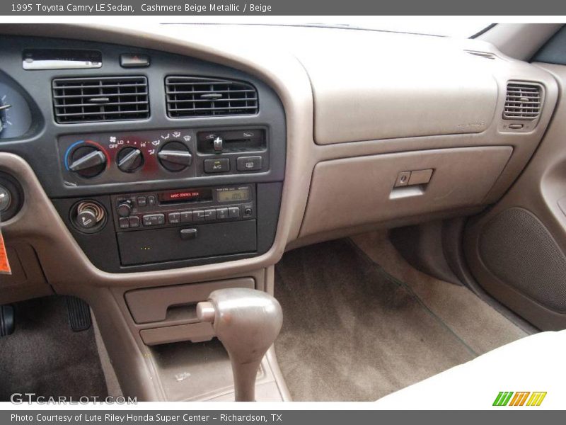Cashmere Beige Metallic / Beige 1995 Toyota Camry LE Sedan