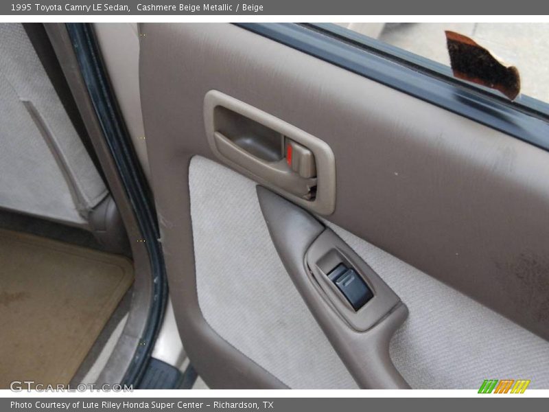 Cashmere Beige Metallic / Beige 1995 Toyota Camry LE Sedan