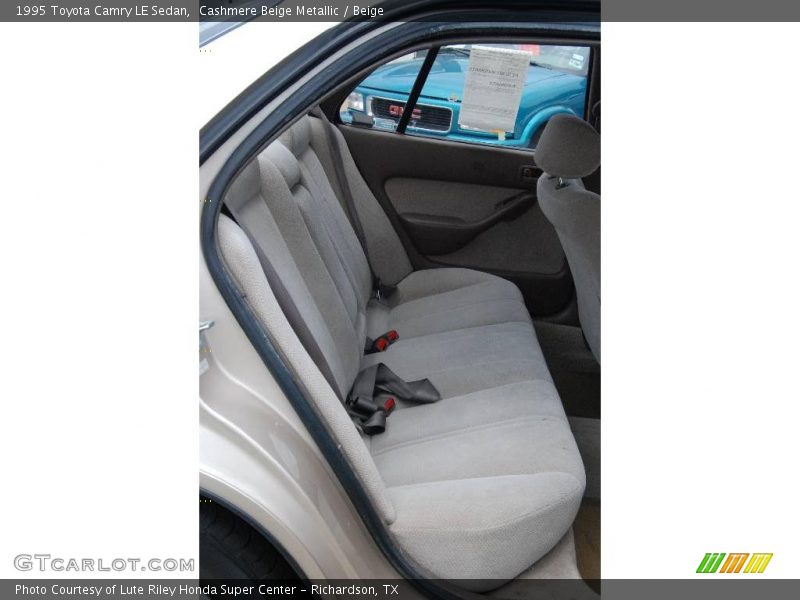 Cashmere Beige Metallic / Beige 1995 Toyota Camry LE Sedan