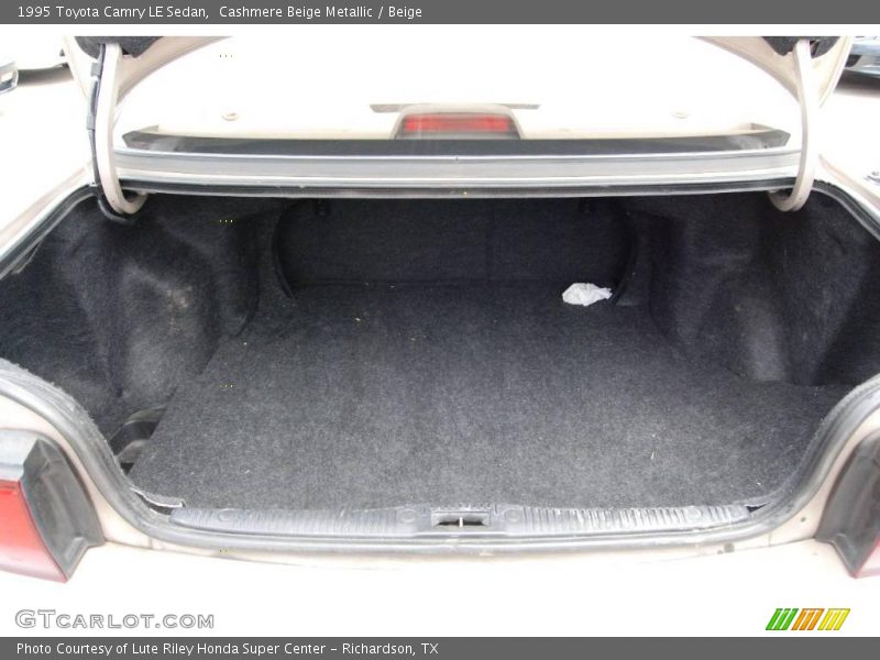 Cashmere Beige Metallic / Beige 1995 Toyota Camry LE Sedan