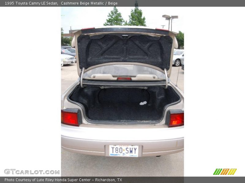 Cashmere Beige Metallic / Beige 1995 Toyota Camry LE Sedan