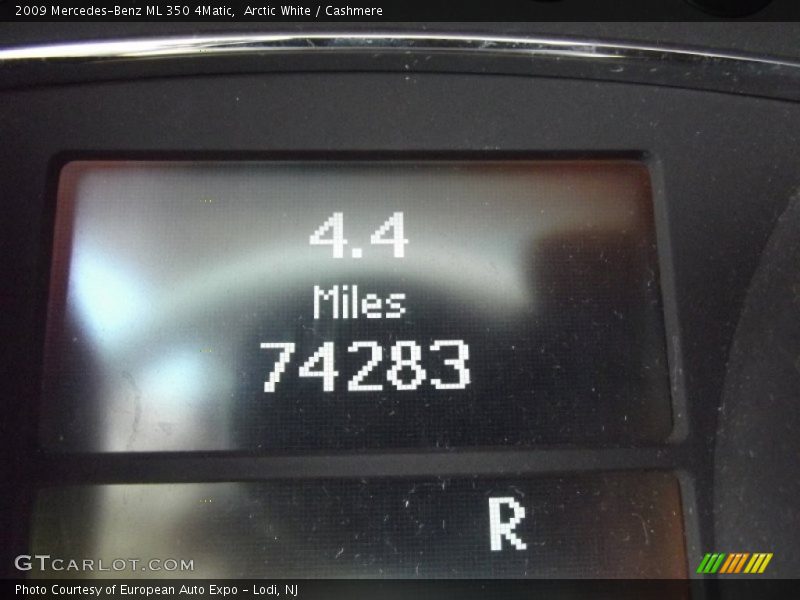 Arctic White / Cashmere 2009 Mercedes-Benz ML 350 4Matic