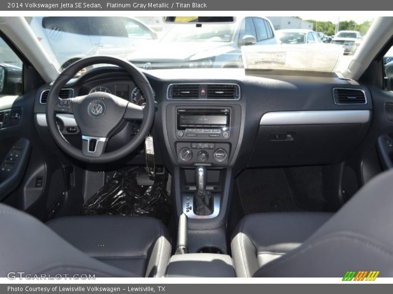 Platinum Gray Metallic / Titan Black 2014 Volkswagen Jetta SE Sedan