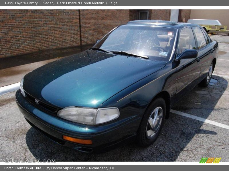 Dark Emerald Green Metallic / Beige 1995 Toyota Camry LE Sedan
