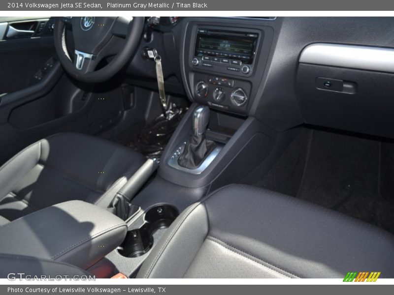 Platinum Gray Metallic / Titan Black 2014 Volkswagen Jetta SE Sedan