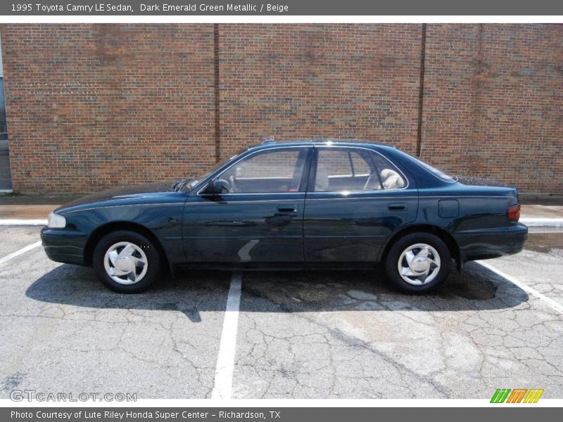 Dark Emerald Green Metallic / Beige 1995 Toyota Camry LE Sedan