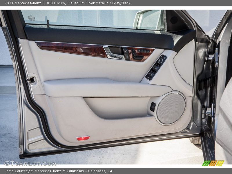 Palladium Silver Metallic / Grey/Black 2011 Mercedes-Benz C 300 Luxury