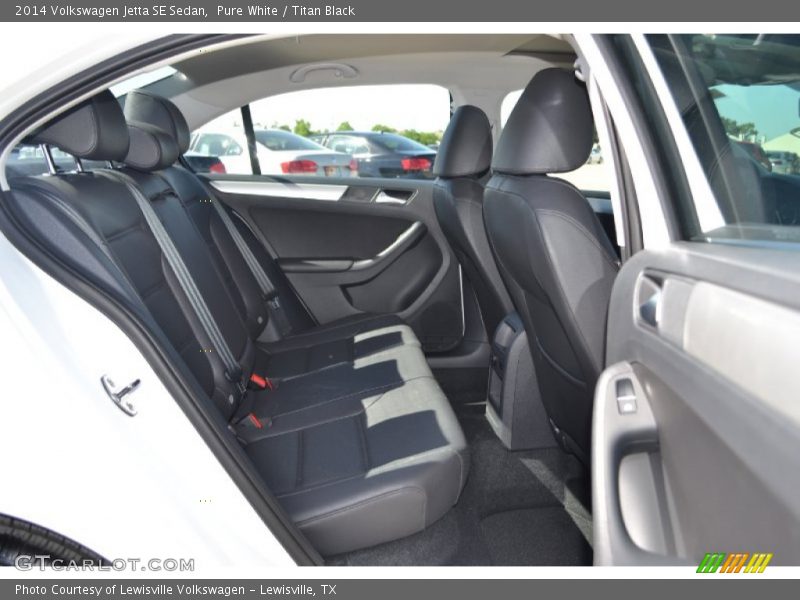 Pure White / Titan Black 2014 Volkswagen Jetta SE Sedan