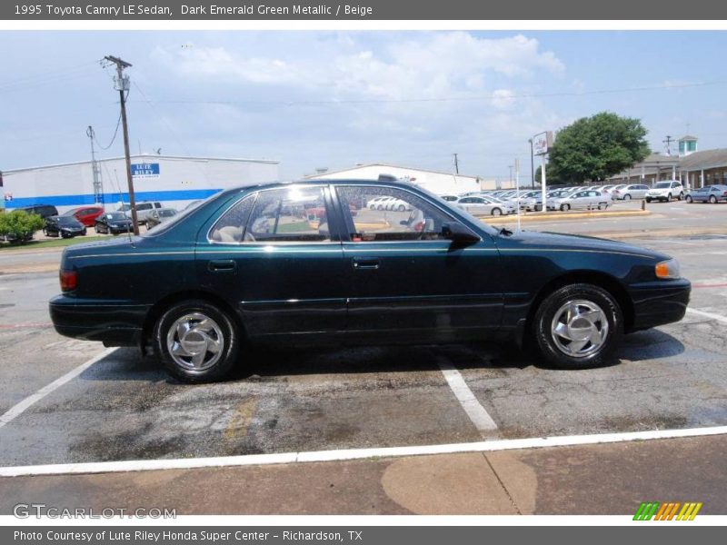 Dark Emerald Green Metallic / Beige 1995 Toyota Camry LE Sedan