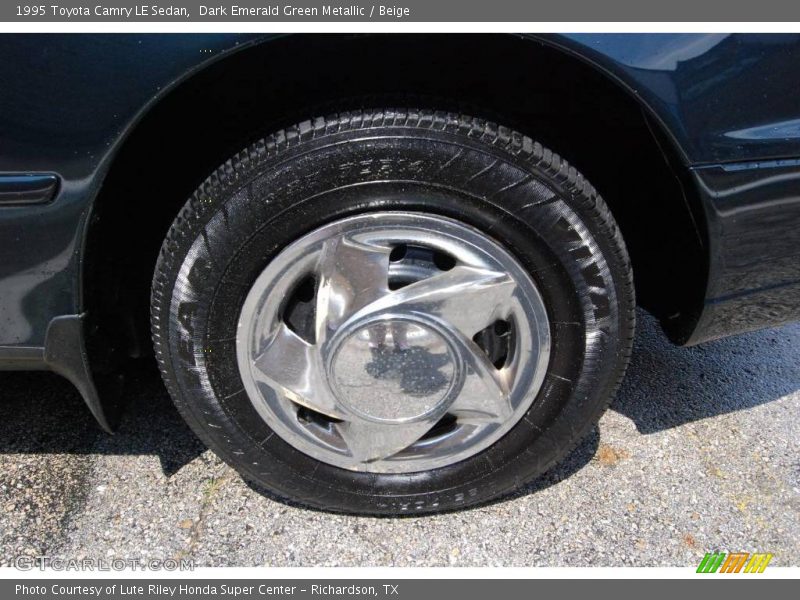 Dark Emerald Green Metallic / Beige 1995 Toyota Camry LE Sedan