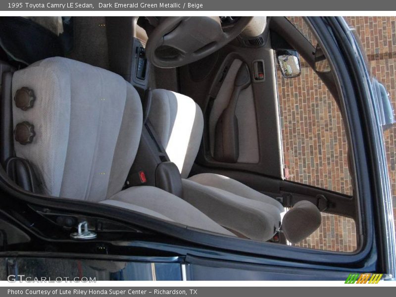 Dark Emerald Green Metallic / Beige 1995 Toyota Camry LE Sedan