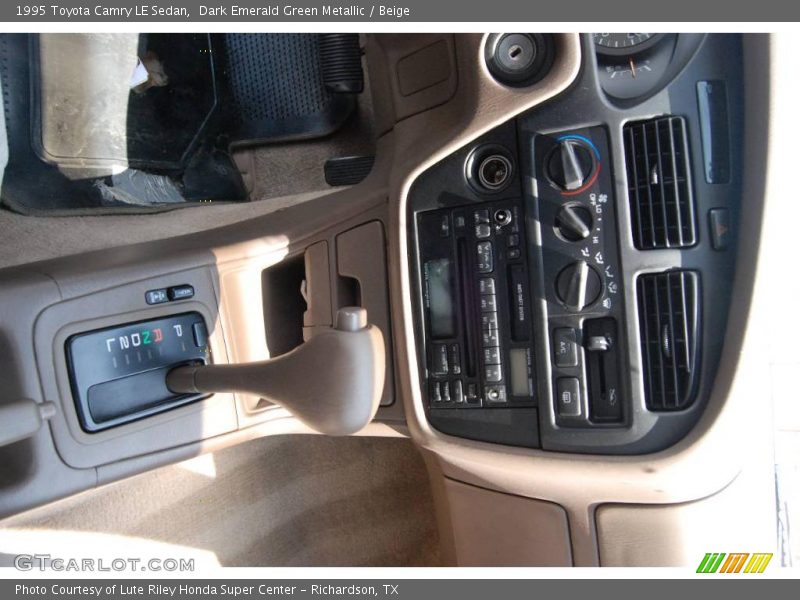 Dark Emerald Green Metallic / Beige 1995 Toyota Camry LE Sedan