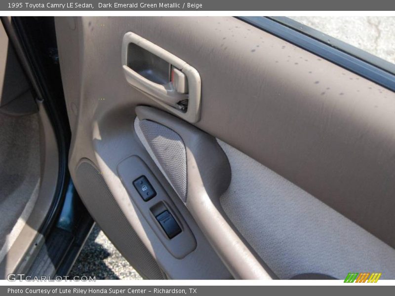 Dark Emerald Green Metallic / Beige 1995 Toyota Camry LE Sedan