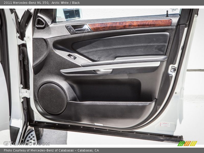 Arctic White / Black 2011 Mercedes-Benz ML 350