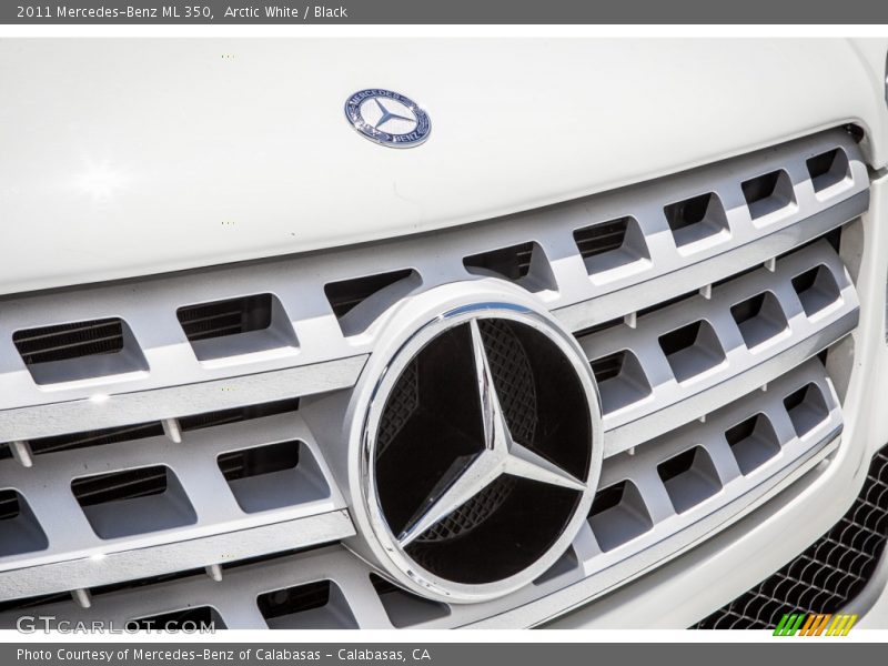 Arctic White / Black 2011 Mercedes-Benz ML 350