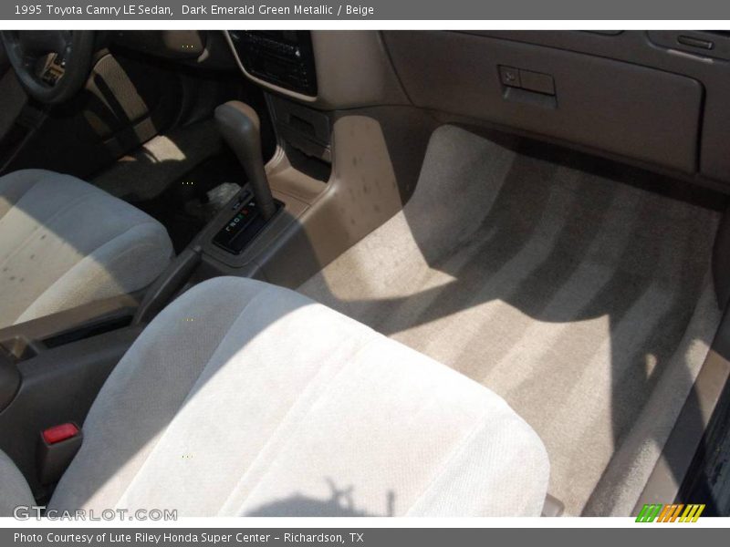 Dark Emerald Green Metallic / Beige 1995 Toyota Camry LE Sedan