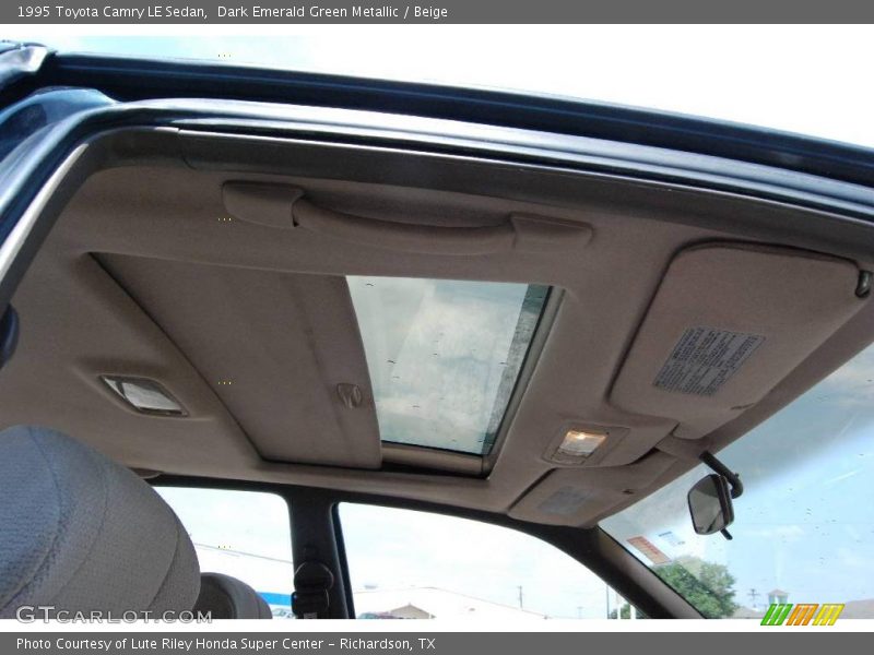Dark Emerald Green Metallic / Beige 1995 Toyota Camry LE Sedan